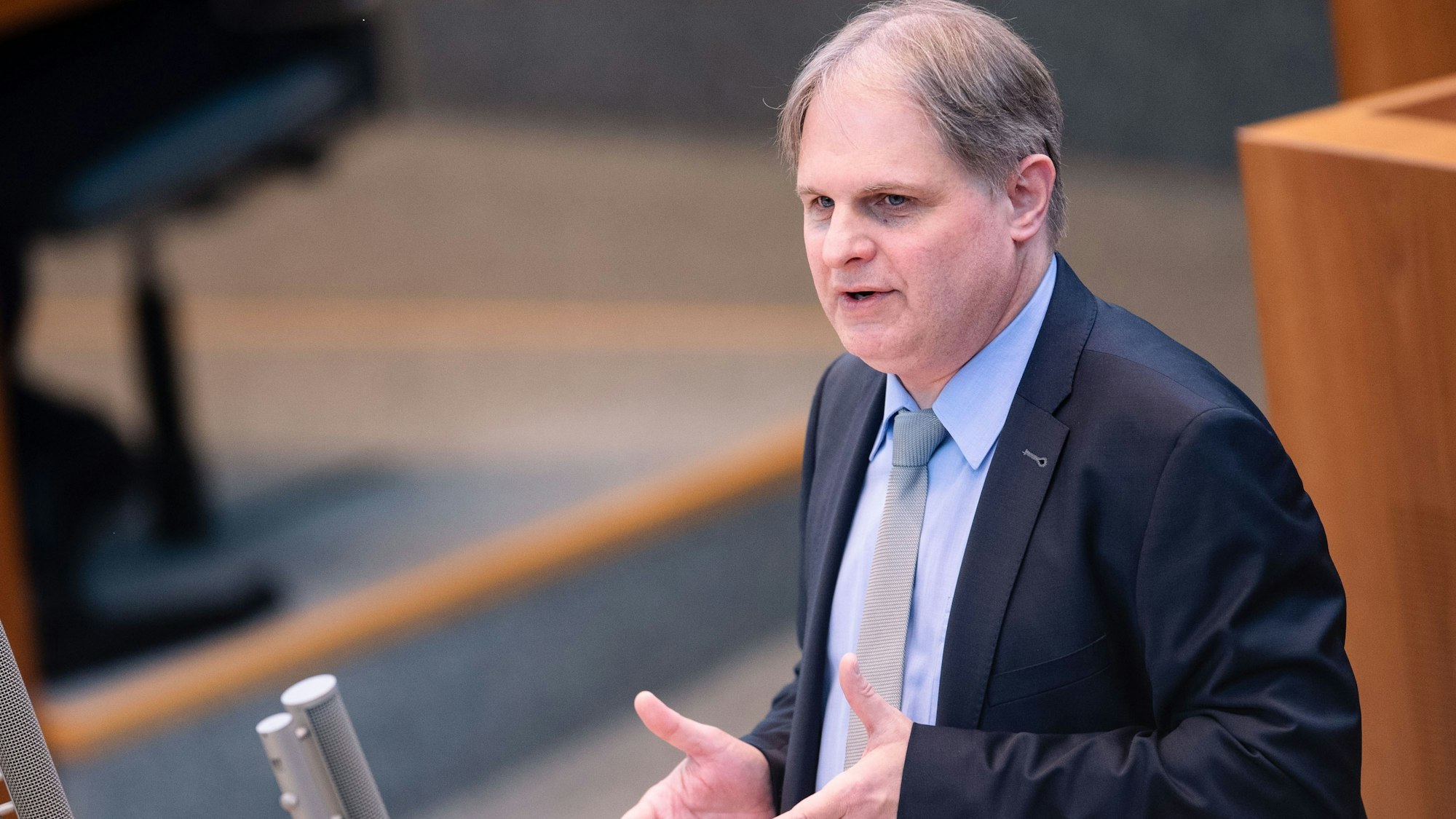 Der FDP-Politier Ralf Witzel spricht im Landtag.