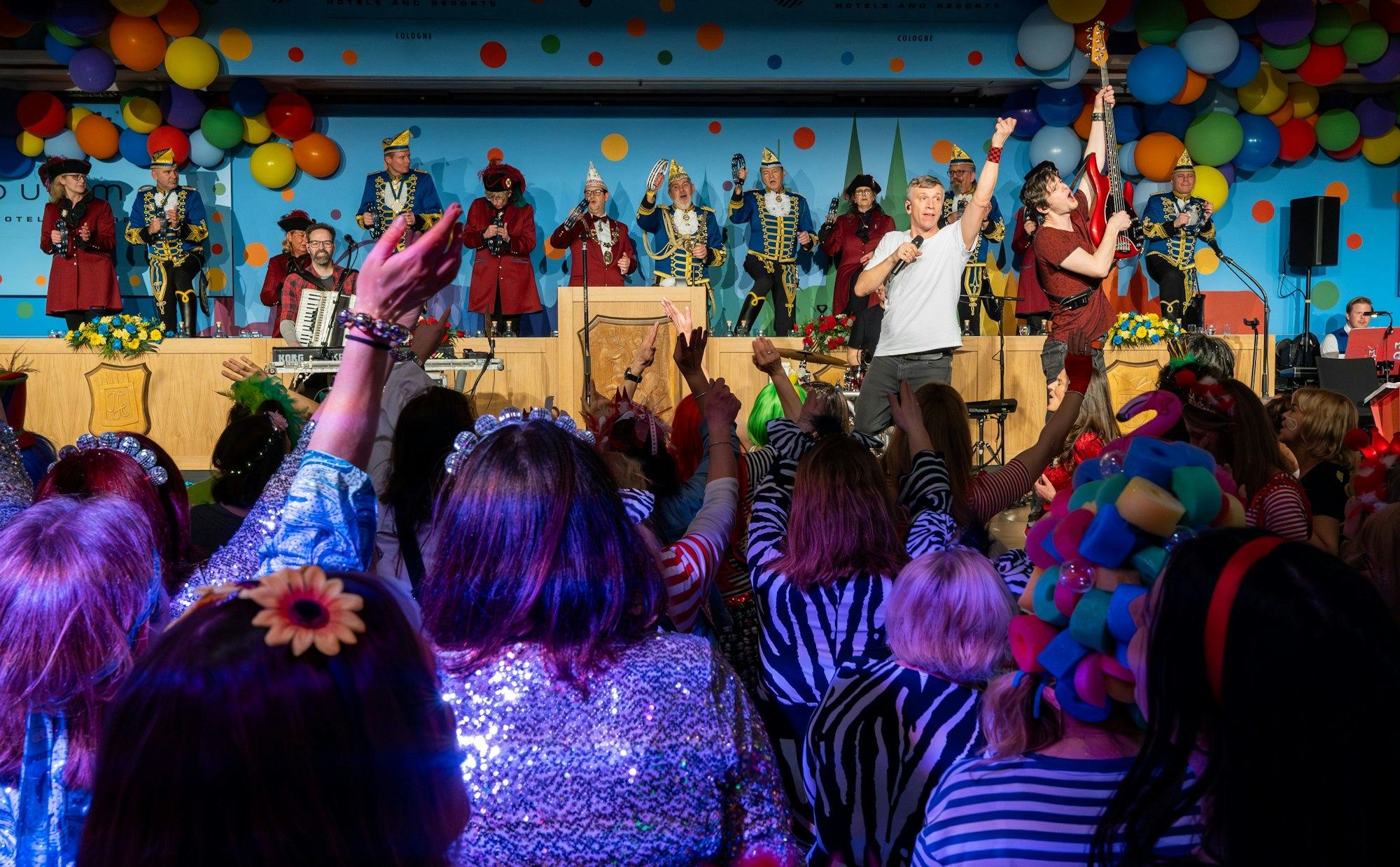 Kasalla bei der Großen Mädchensitzung des Treuen Husaren und der Großen Allgemeinen KG im Hotel Pullman.