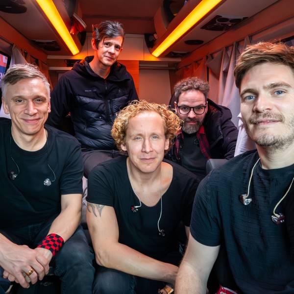 Bastian Campmann, Sebastian Wagner, Florian Peil, Rene Schwiers und Nils Plum (v.l.) im Kasalla-Sprinter.