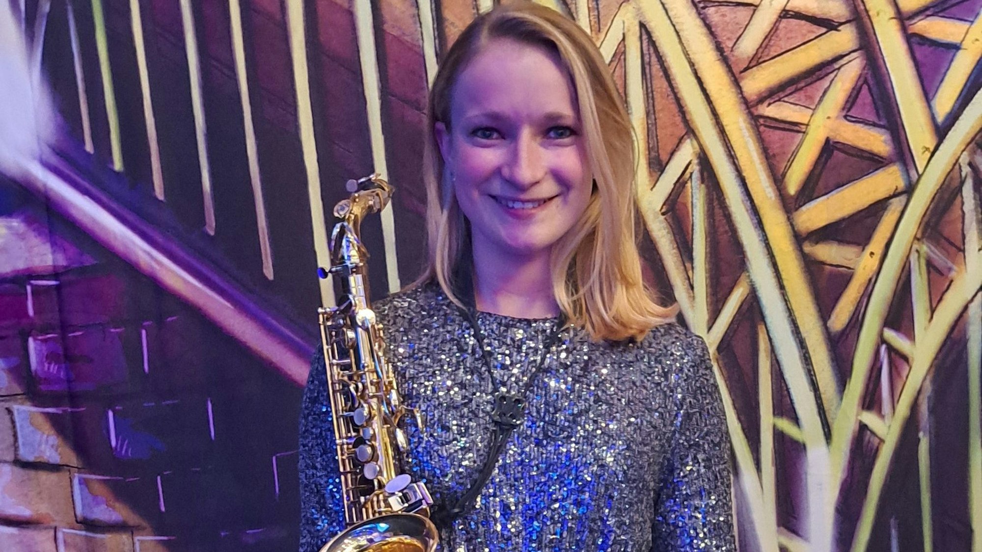 Olivia Nosseck, Saxophonistin im Orchester Markus Quodt.