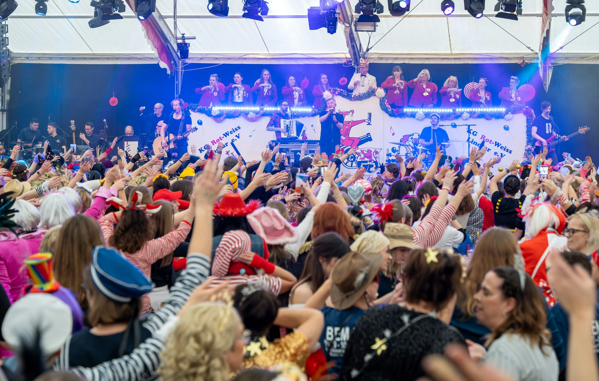 Kasalla bei der KG Rot-Weiß Lindlar