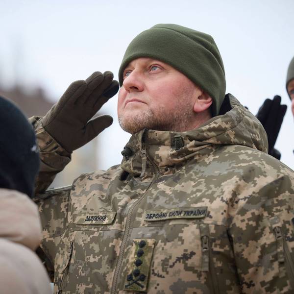 Walerij Saluschnyj ist seit 2021 der Oberbefehlshaber der ukrainischen Armee und in der Bevölkerung überaus beliebt.