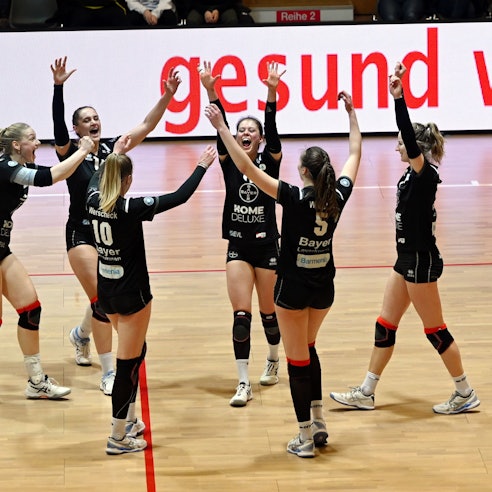 22.04.2023, Volleyball-Bayer Leverkusen-Stralsund
Freude nach dem 1. Satz
Foto: Uli Herhaus