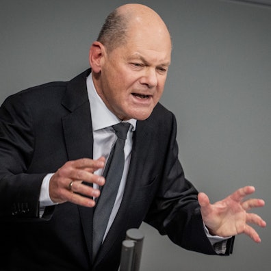 dpatopbilder - 31.01.2024, Berlin: Bundeskanzler Olaf Scholz (SPD), spricht im Bundestag in der Generaldebatte zum Etat des Bundeskanzlers und des Bundeskanzleramts. Foto: Michael Kappeler/dpa +++ dpa-Bildfunk +++