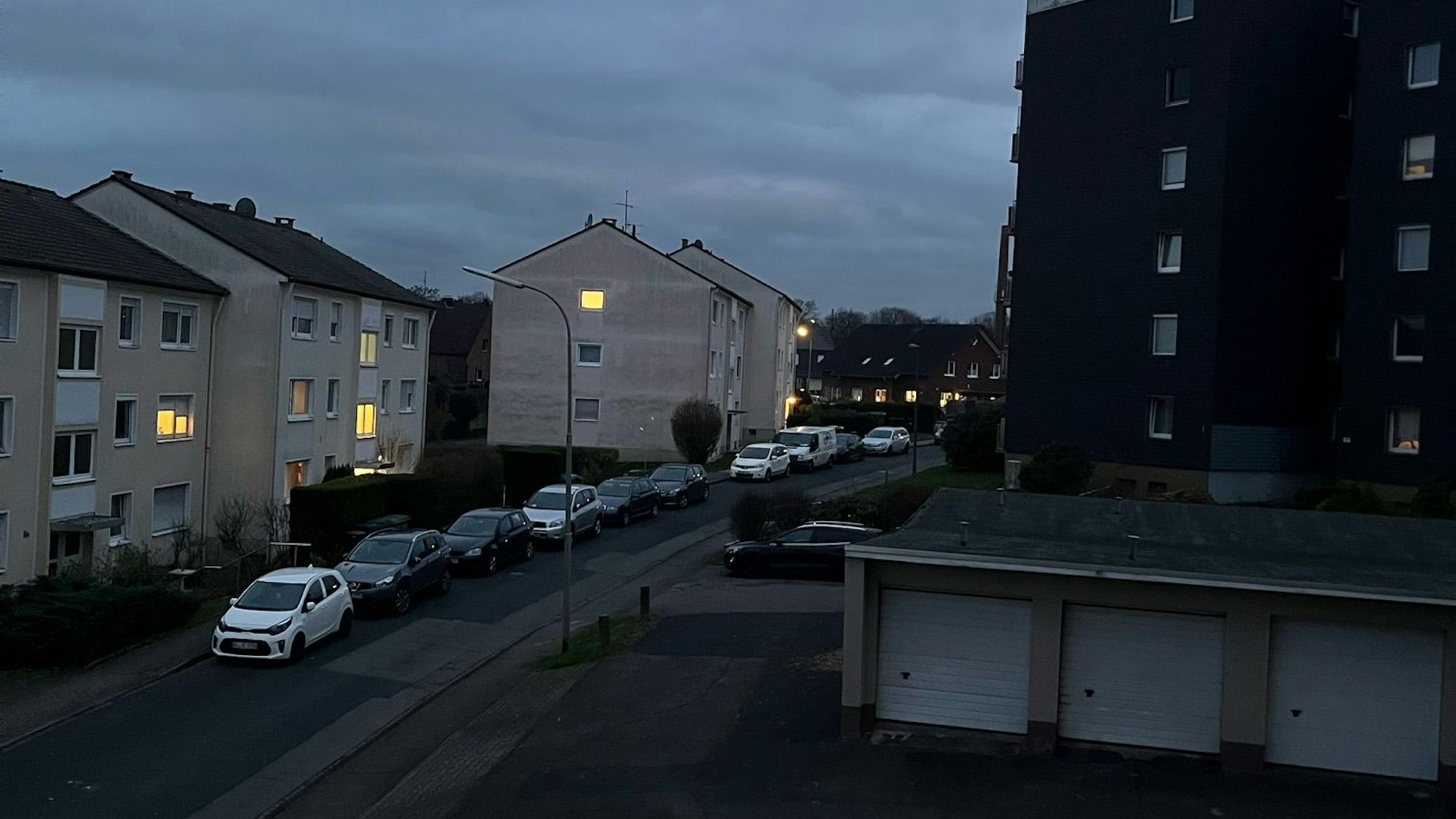 In Burscheid an der Straße In der Dellen funktionieren seit vier Tagen die Straßenlaternen nicht.