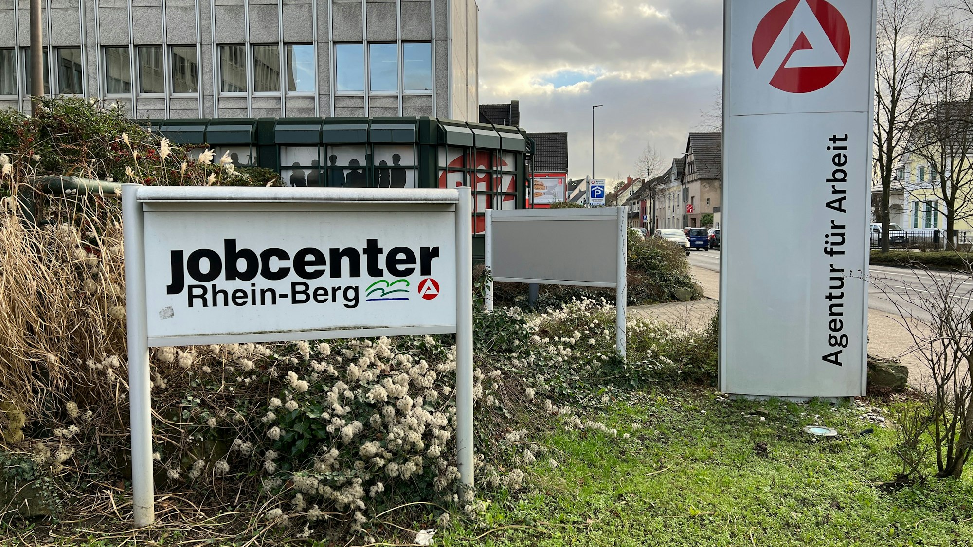 Agentur für Arbeit Bergisch Gladbach und Jobcenter Rhein-Berg  in Bergisch Gladbach-Heidkamp.