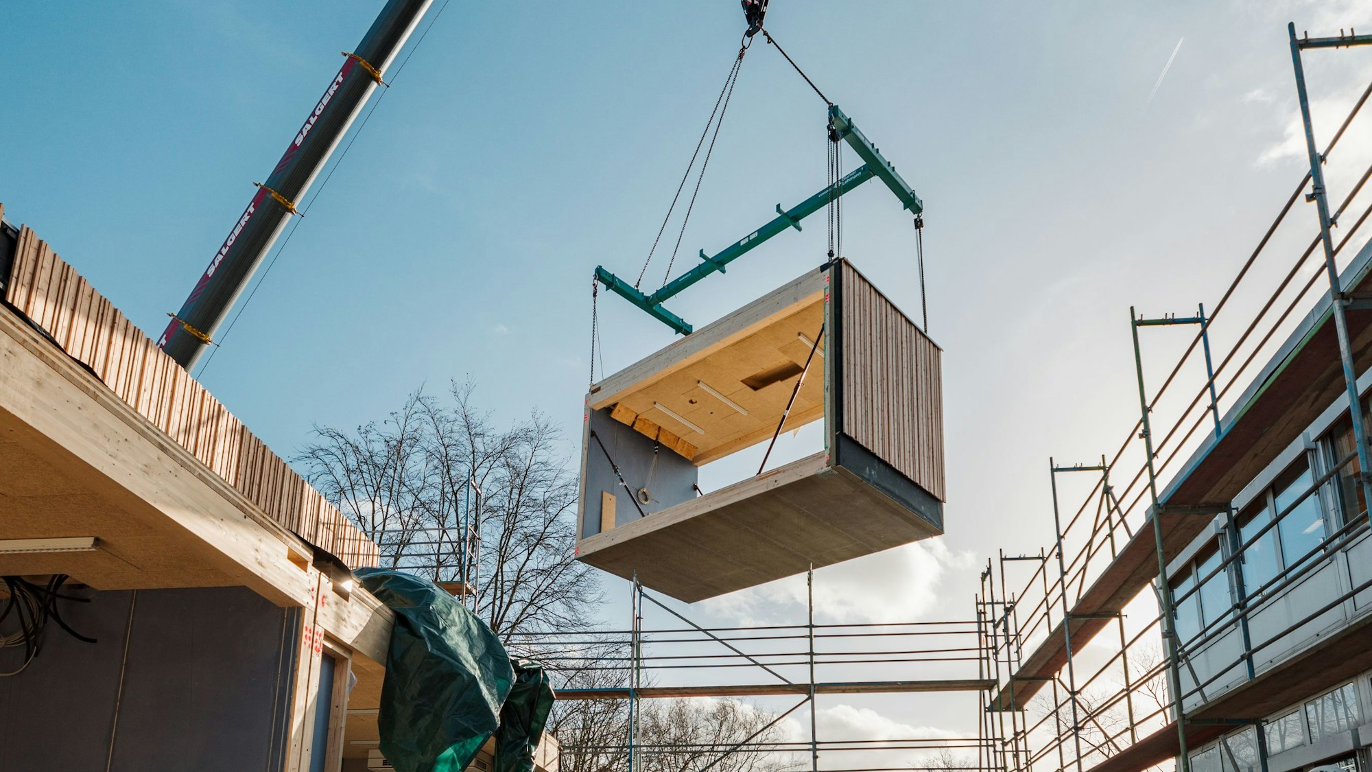 Fliegendes Modul am Kran, Montage des Moduls, 23.01.2024