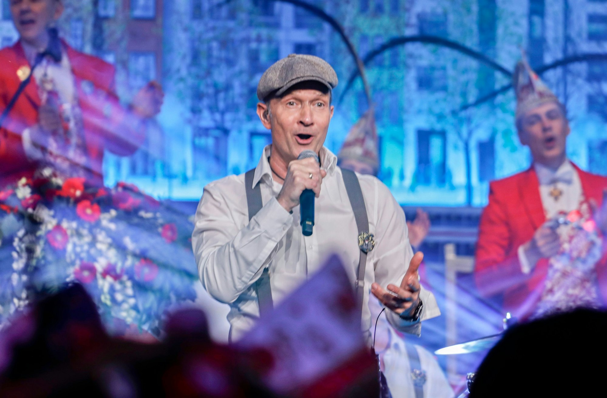 Frank Reudenbach singt