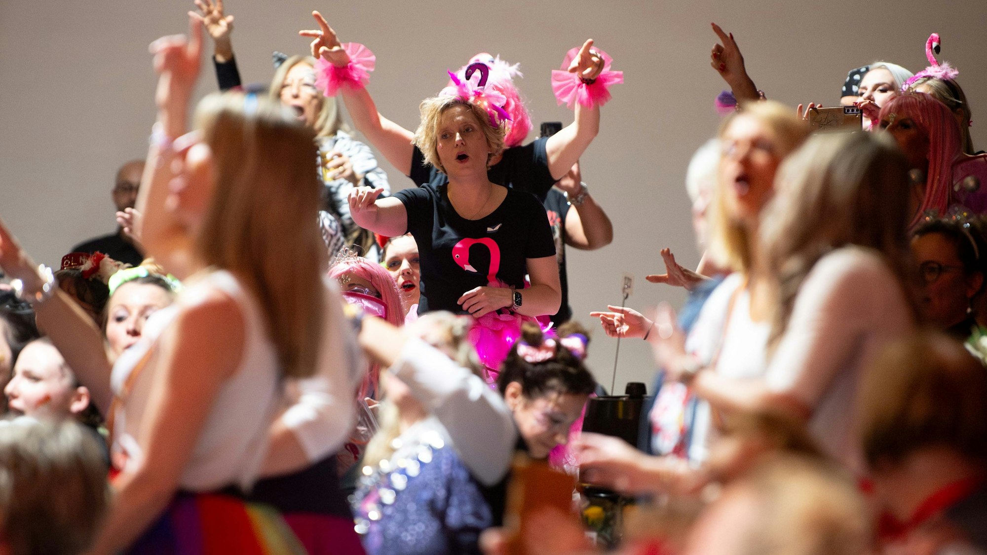 Das Bild zeigt einen Teil des Publikums bei der Damensitzung in der Alten Tuchfabrik.