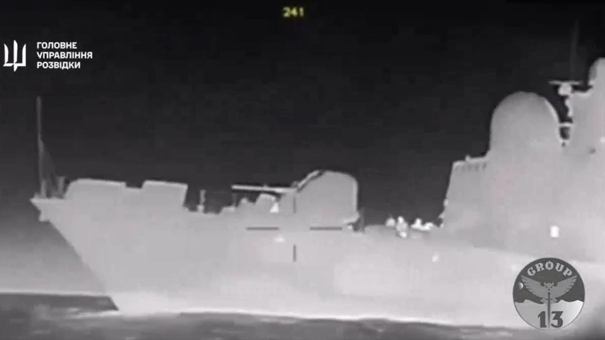 Szene aus dem Video, das den Angriff auf das russische Schwarzmeerflotten-Raketenboot Ivanovets zeigen soll.