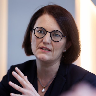 Die Kölner Kämmerin Dörte Diemert verhängte am Dienstag eine Haushaltssperre für die Stadt Köln (Archivbild).