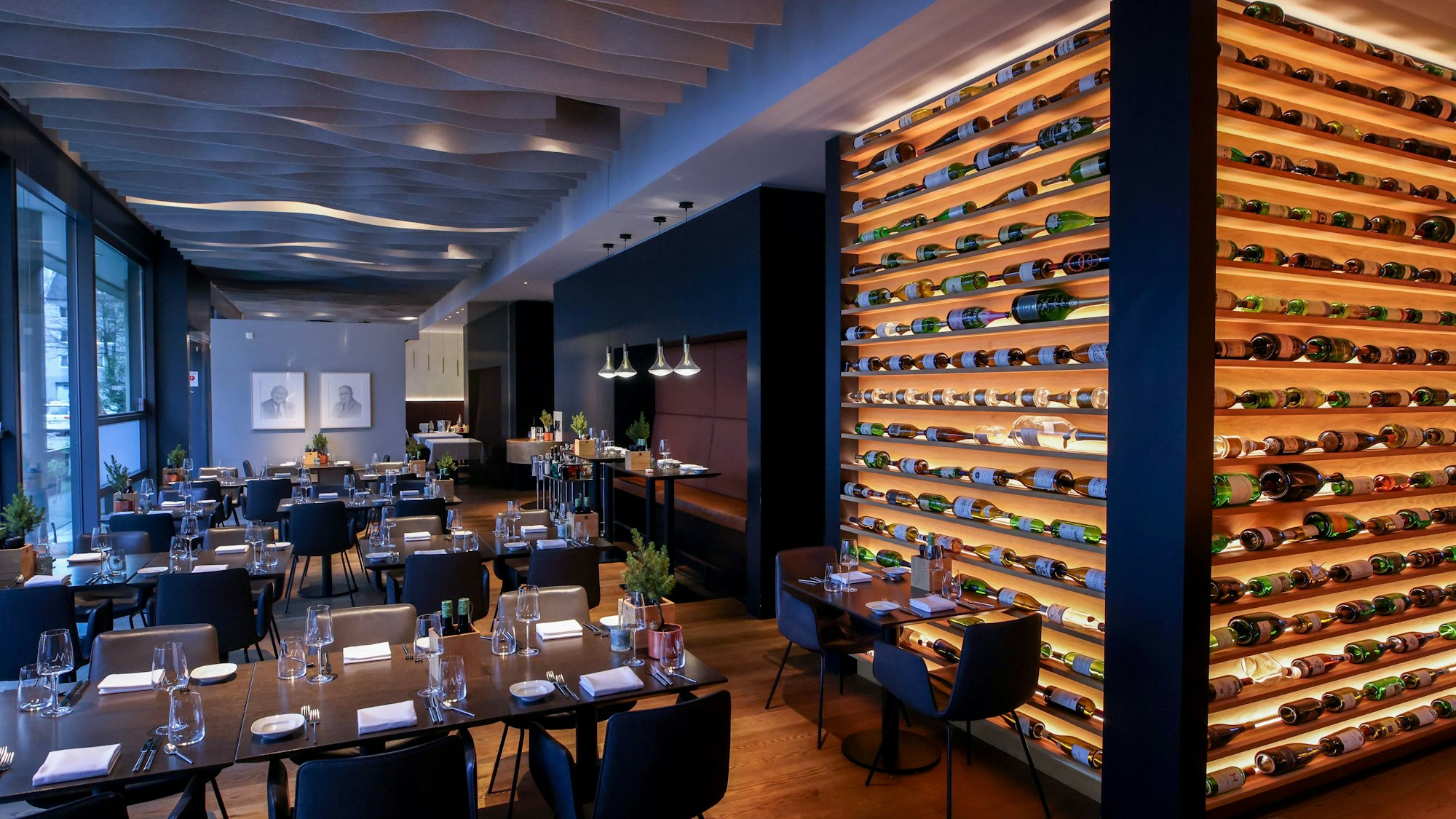 Weinlokal Heinz Hermann von Maximilian Lorenz.