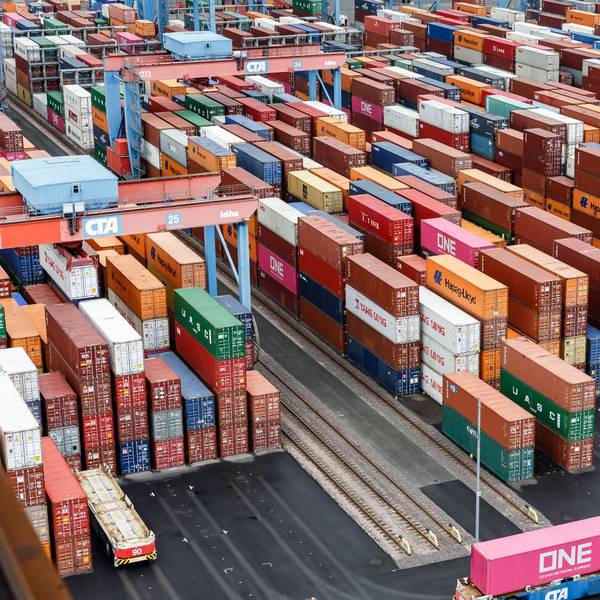 ARCHIV - 06.05.2019, Hamburg: Container stehen im Containerterminal Altenwerder auf einer Abstellfläche. (zu dpa: «EU-Lieferkettengesetz droht zu scheitern») Foto: Markus Scholz/dpa +++ dpa-Bildfunk +++