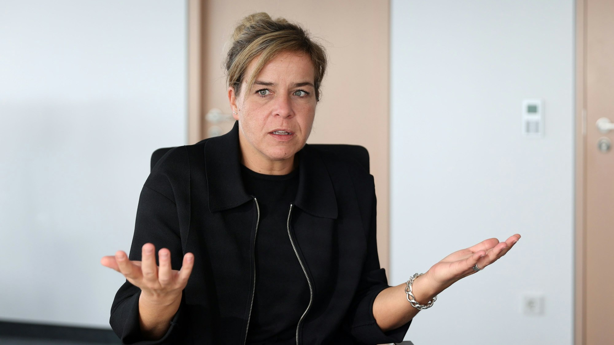 Interview mit NRW-Wirtschaftsministerin Mona Neubaur im Düsseldorfer Wirtschaftsministerium