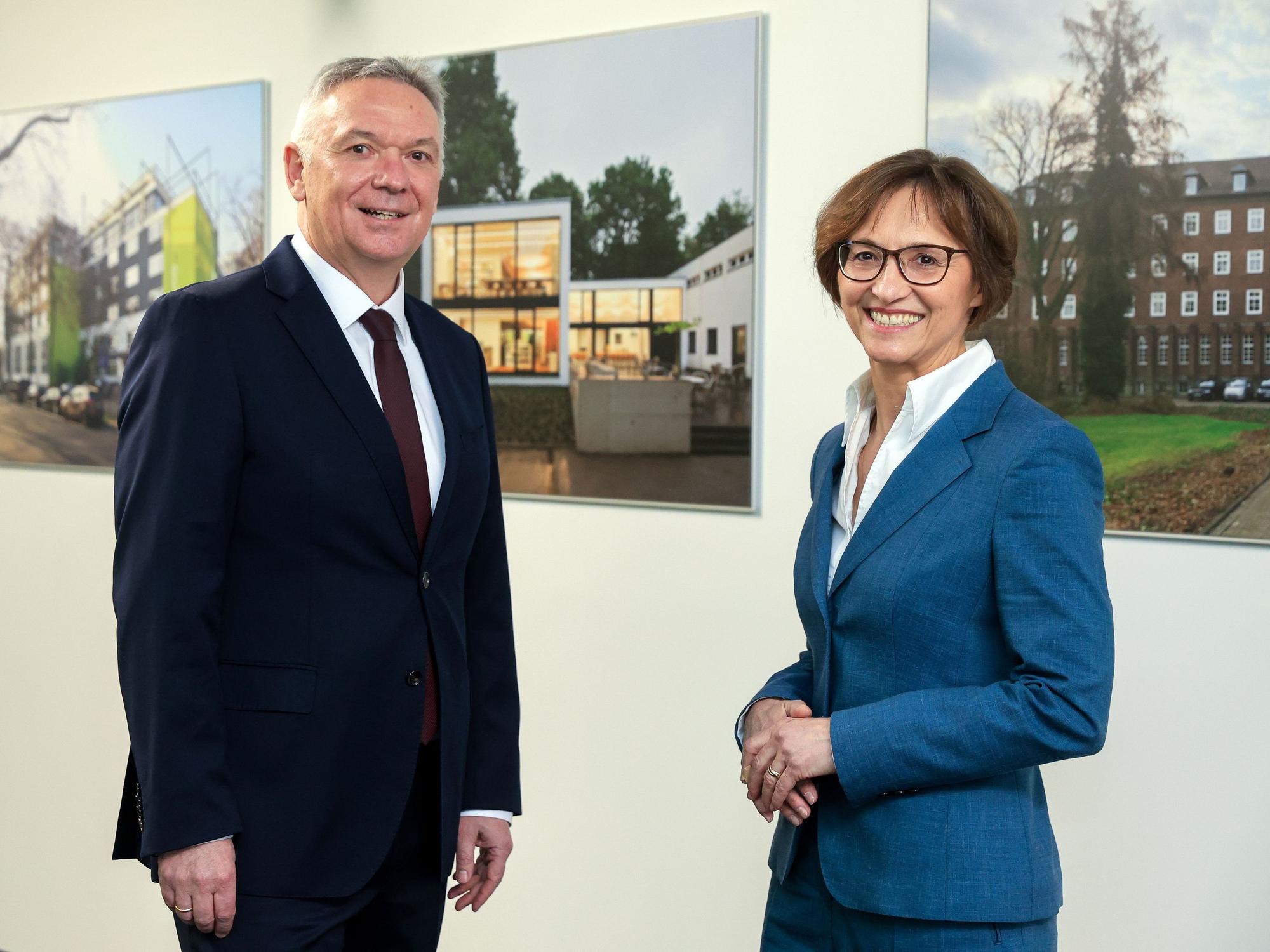 Feierliche Rektoratsübergabe an der Katholischen Hochschule Nordrhein-Westfalen am Standort in der Wörthstraße: Hans Hobelsberger scheidet aus dem Amt, Barbara Schermaier-Stöckl übernimmt.