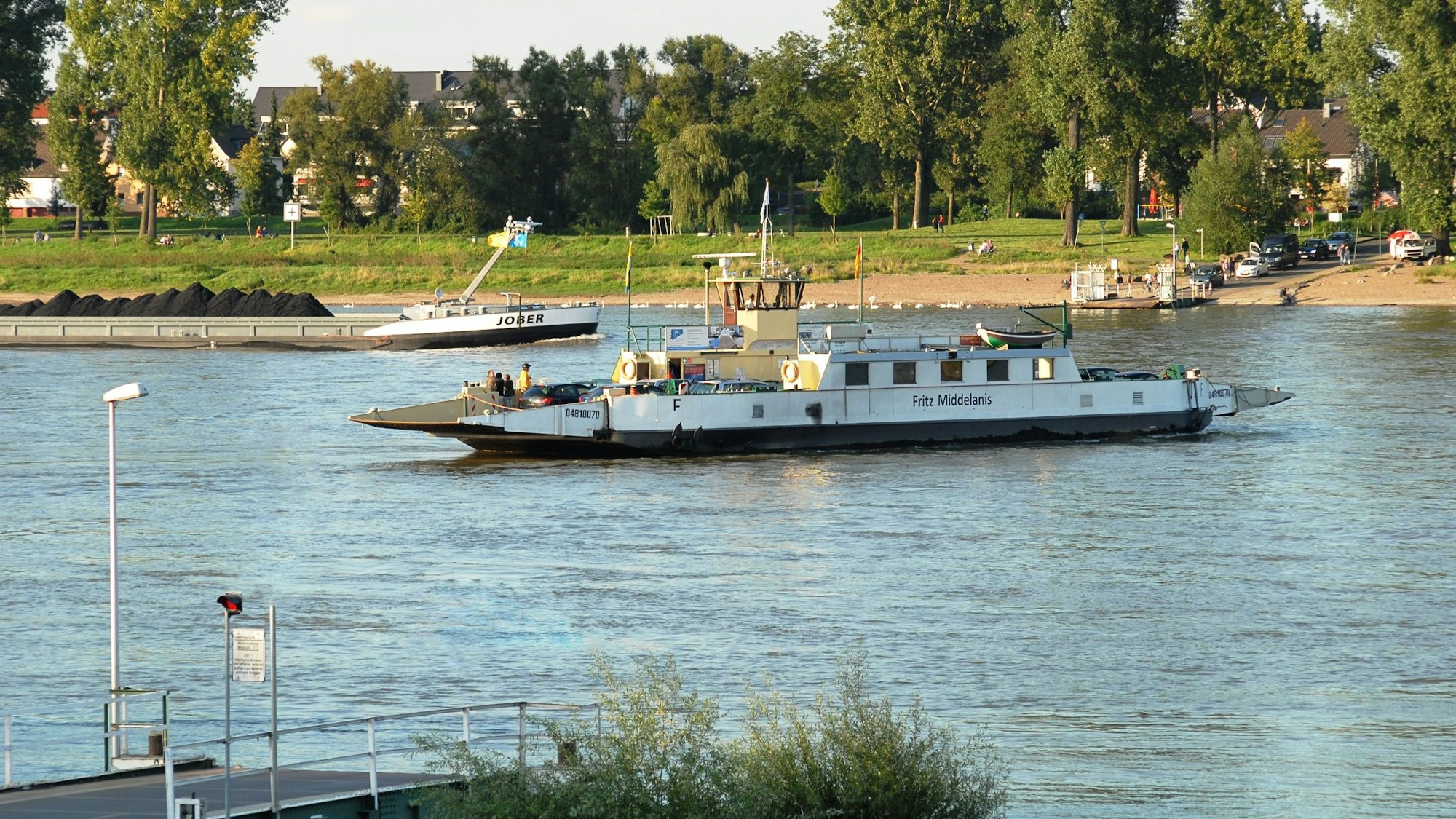 Die Rheinfähre "Fritz Middelanis" aus dem Jahr 1962.