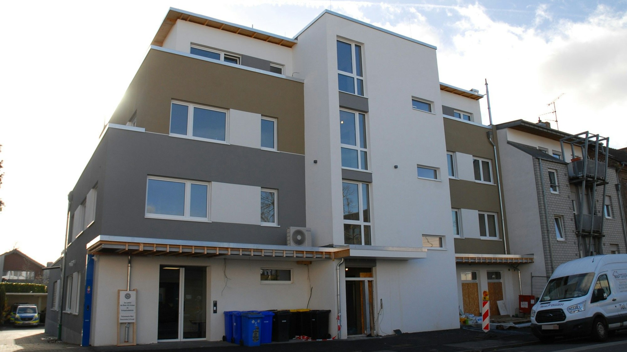 Zu sehen ist ein neues Gebäude an der Bonner Straße in Lechenich.