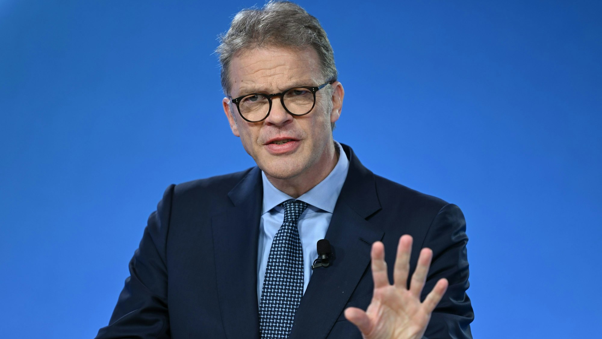 Die Deutsche Bank hat 2023 unter dem Strich trotz besserer Geschäfte weniger verdient als ein Jahr zuvor. Die Deutsche Bank legt an diesem Donnerstag ihre Bilanz für 2023 vor. Foto: Arne Dedert/dpa +++ dpa-Bildfunk +++