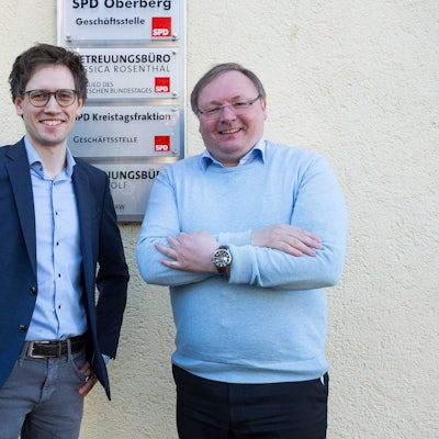 Bild von SPD-Landratskandidat Sven Lichtmann und SPD Oberberg-Chef Thorsten Konzelmann