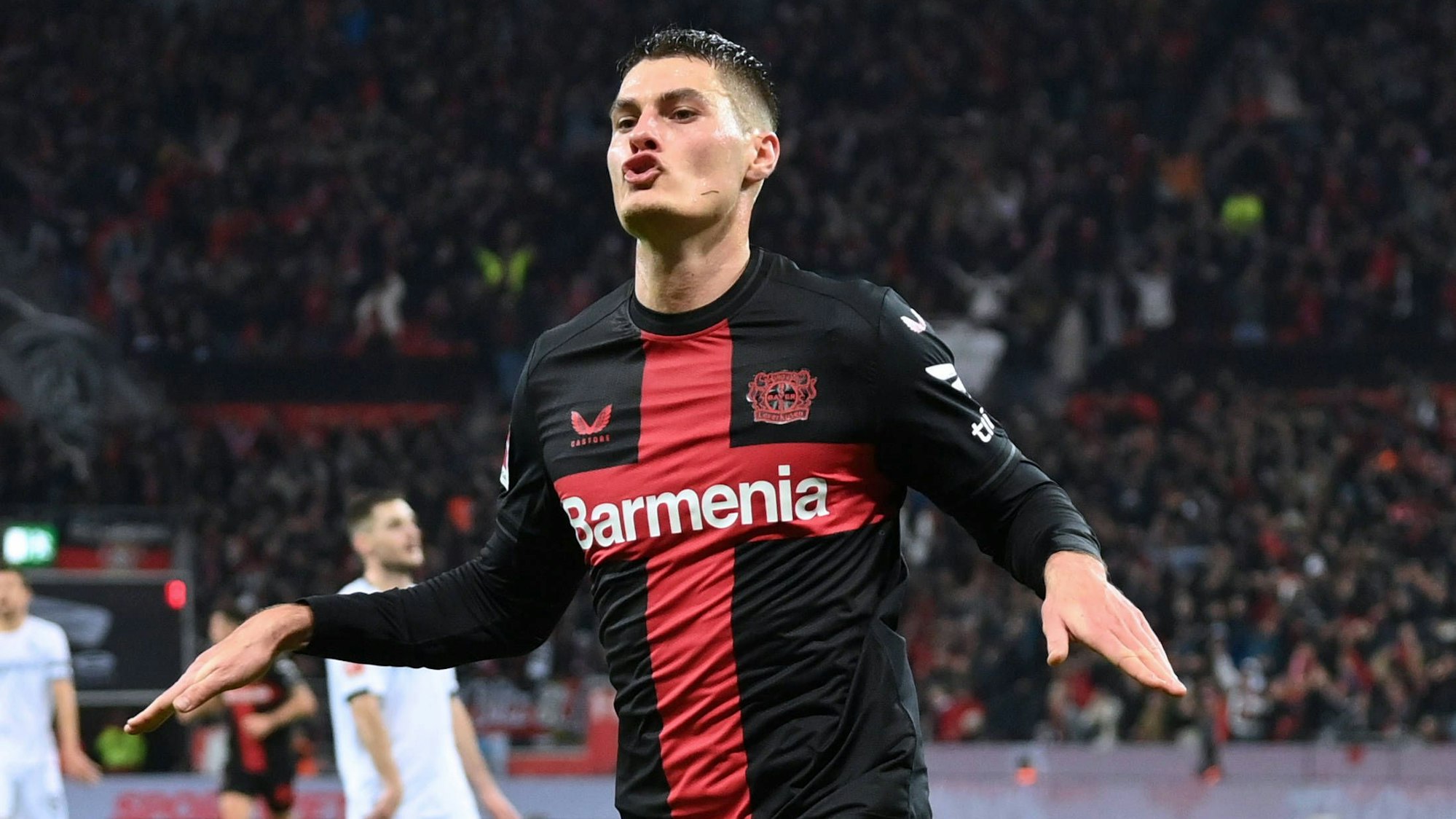 Patrik Schick bejubelt eines seiner drei Tore gegen Bochum im Dezember.