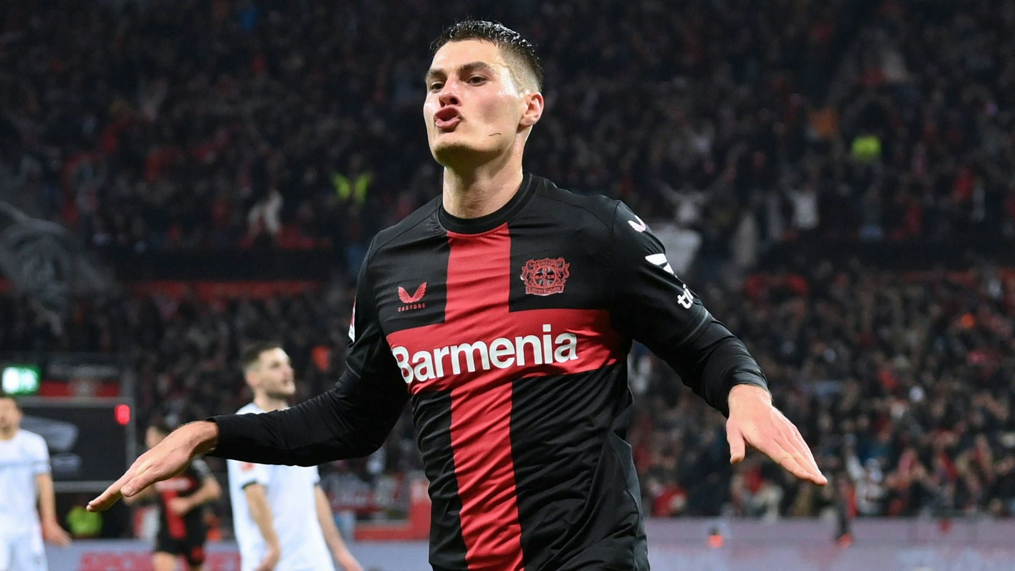 Patrik Schick bejubelt eines seiner drei Tore gegen Bochum im Dezember.