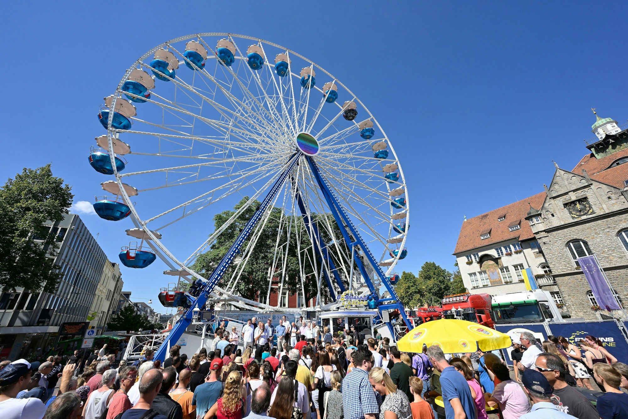 Laurentiuskirmes. Eröffnung am Riesenrad