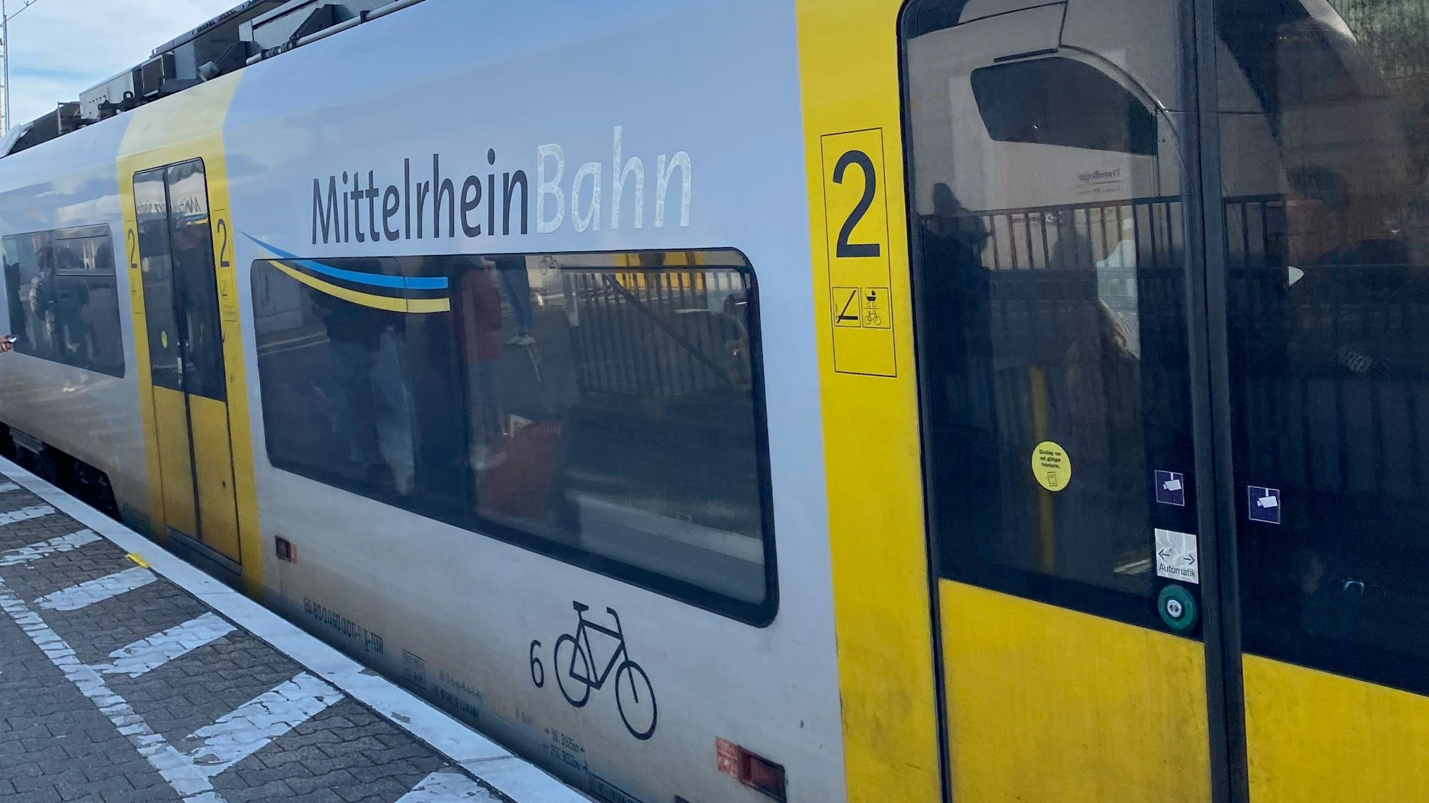 Die Mittelrheinbahn RB26 ist aktuell die einzige Bahn, die die Bahnhöfe Roisdorf und Sechtem in Bornheim anfährt. (Archivfoto)