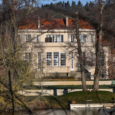Blick auf das Gästehaus am Lehnitzsee im Potsdamer Stadtteil Neu Fahrland. Dort hatte ein Treffen radikaler Rechter stattgefunden. (Archivbild)
