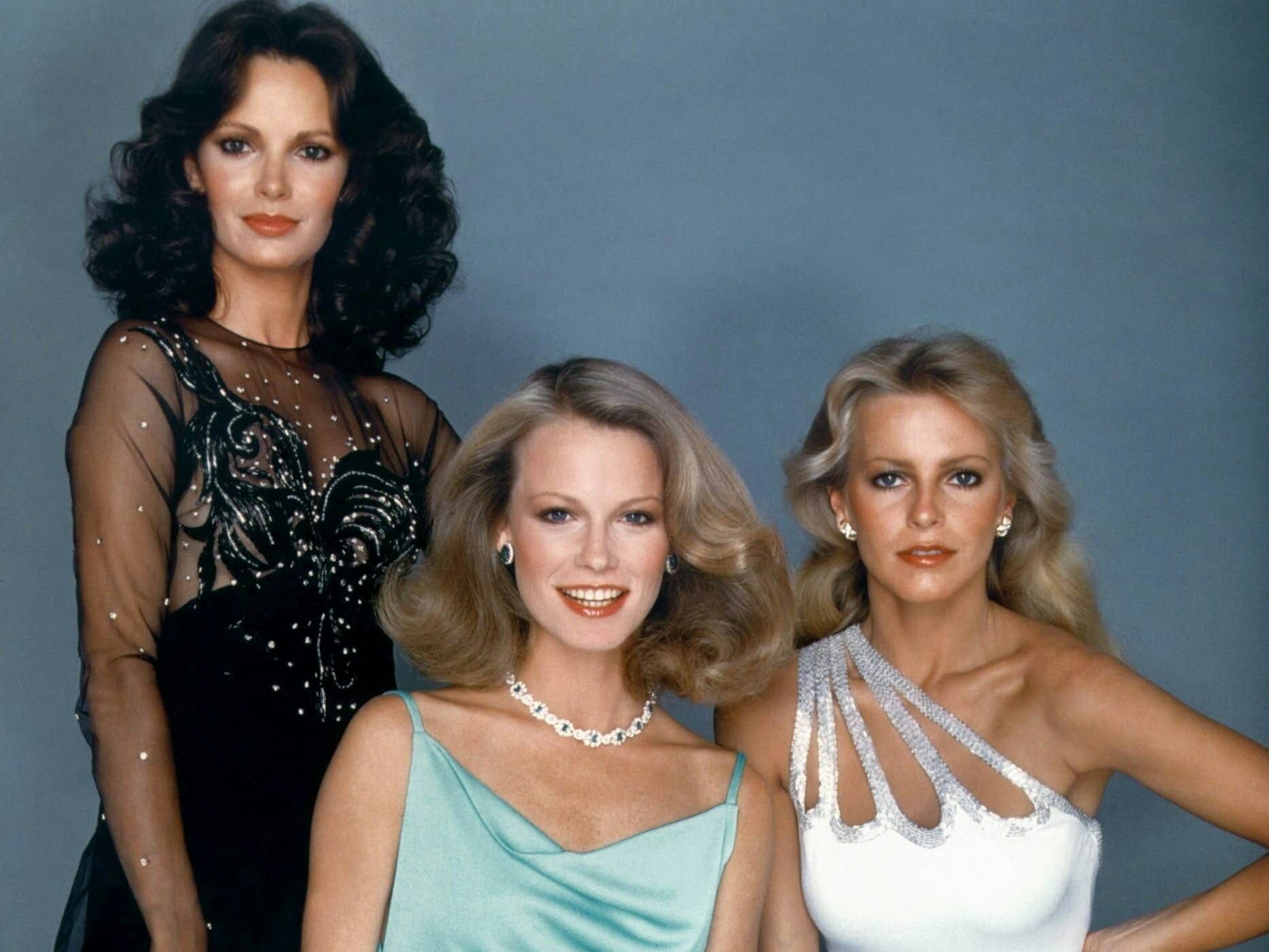 Shelley Hack (m) neben Jaclyn Smith (l) und Cheryl Ladd (r).