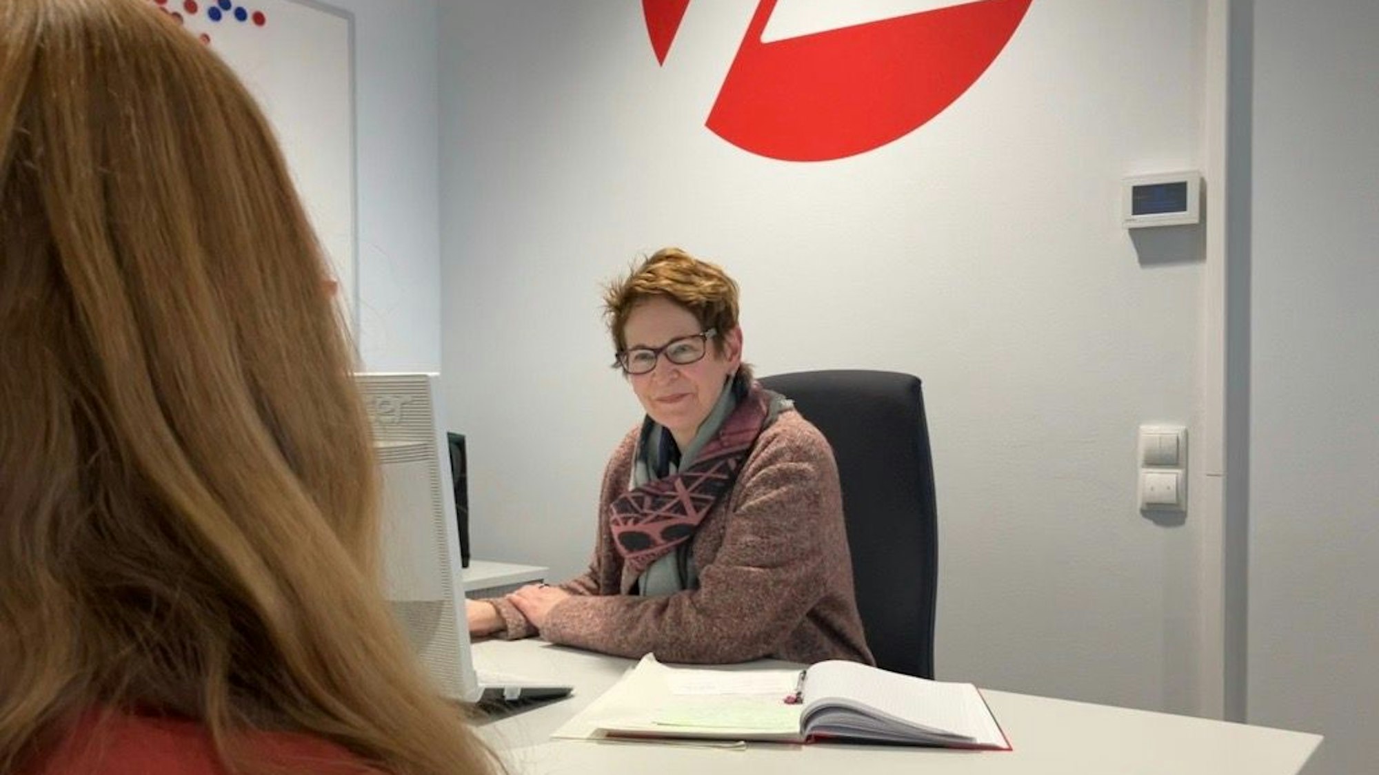 Susanne Konrad vermittelt für das Projekt „Sellen2Go“ der Agentur für Arbeit möglichst unkompliziert Stellen in Köln.