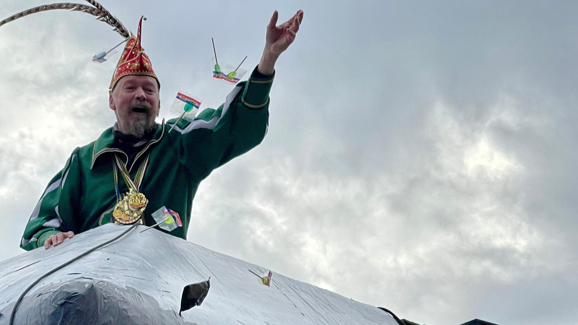 Karbevalszug Eitorf-Bourauel, KG Grün-Weiß Bourauel ging als Zwerge, Michael "Frisch" Breuer als Prinz, sonst ist immer Zugleiter.