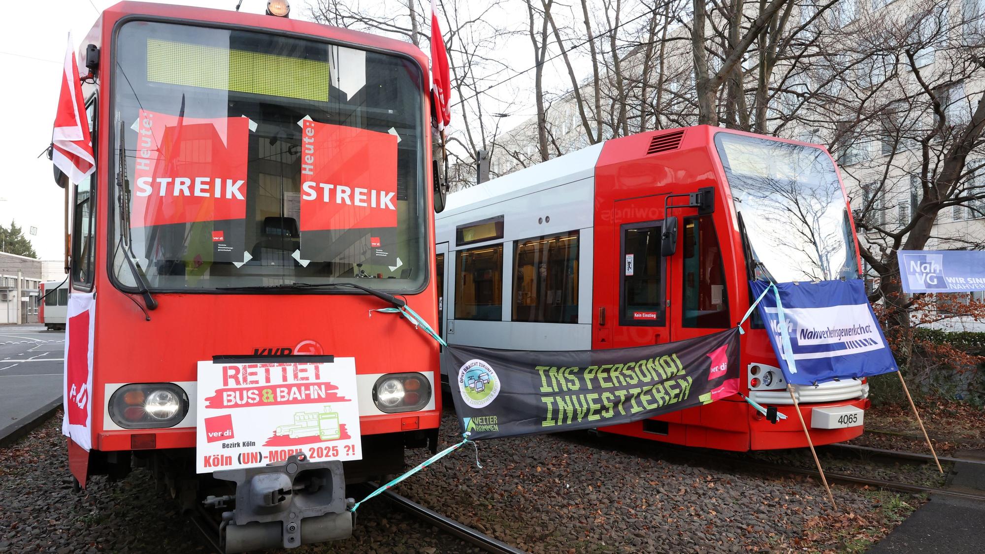 Die Kölner Verkehrs-Betriebe (KVB) werden am Freitag (2. Februar) bestreikt, die ohnehin vollen Kölner Straßen werden weiter belastet.