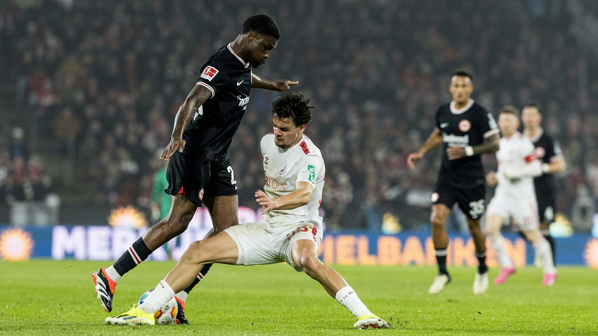 Stoppte Junior Dina Ebimbe von Eintracht Frankfurt auf ganzer Linie, sodass dieser zur Halbzeit ausgewechselt wurde: Max Finkgräfe.