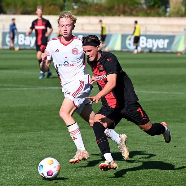 01.10.2023, Fussball-U19-Bayer Leverkusen-Düsseldorf
rechts: David Widlarz (Bayer9
Foto: Uli Herhaus