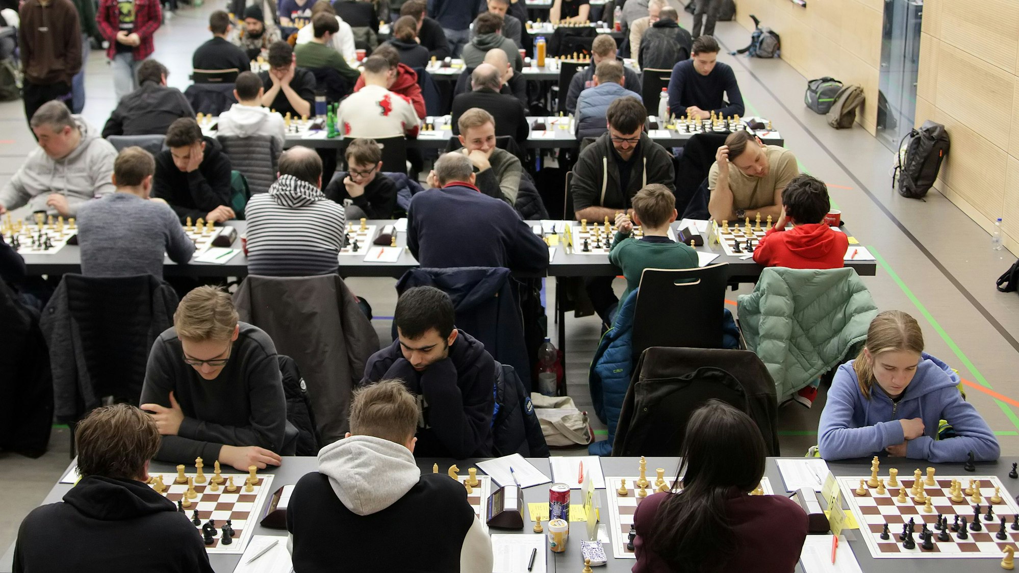 Auf dem Bild sind Schachspieler zu sehen