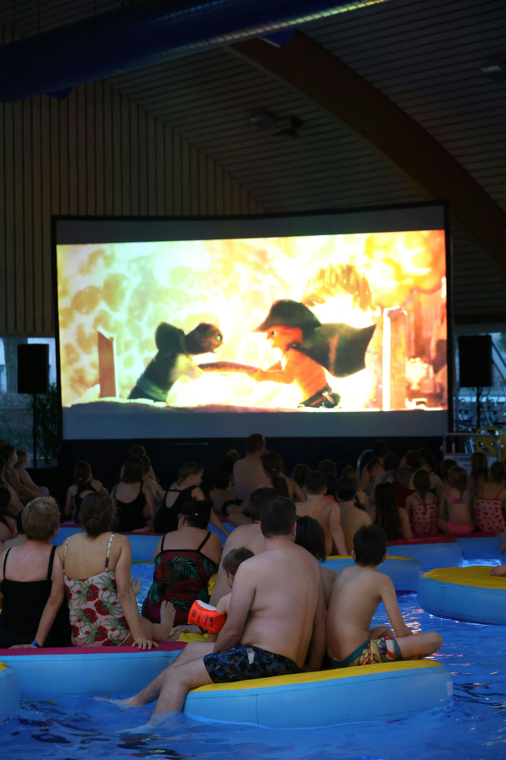 Fast 500 Gäste genossen die Stimmung und den Film im „Calevornia“.