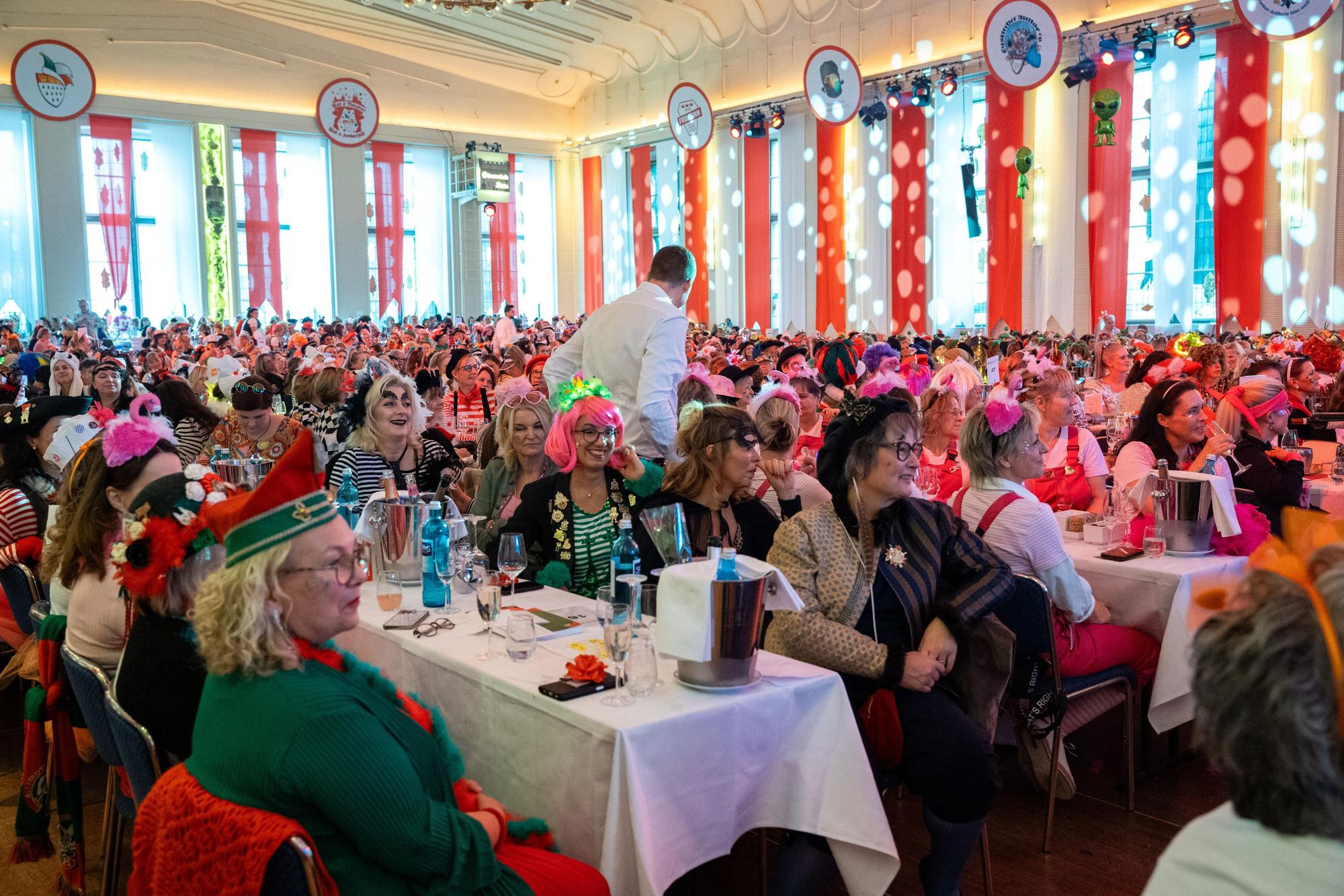 Mädchensitzung der Altstädter im Gürzenich