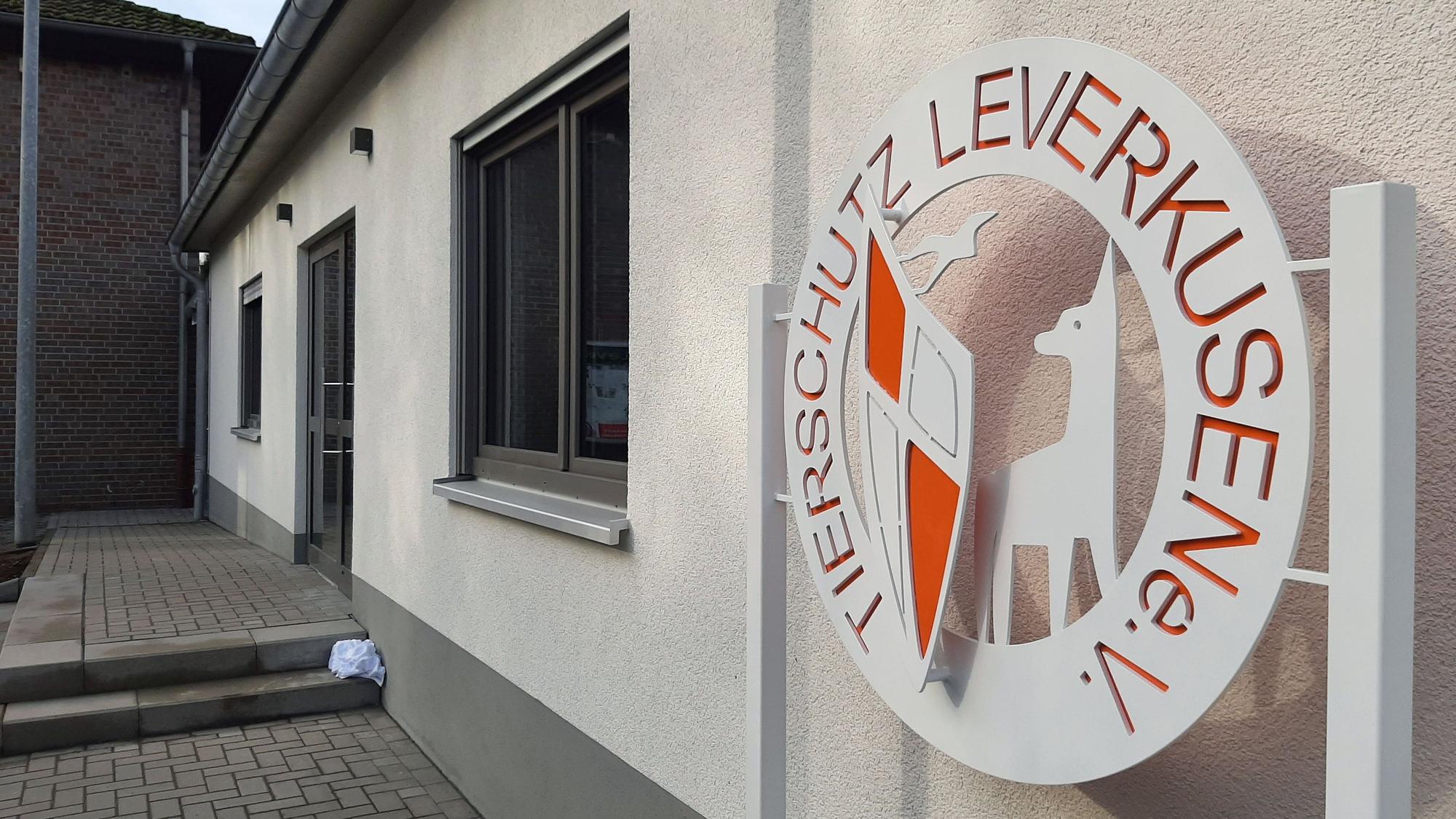 Eröffnung des Erweiterungsbaus des "Tierschutz Leverkusen e.V." an der Reuschenberger Straße 100.