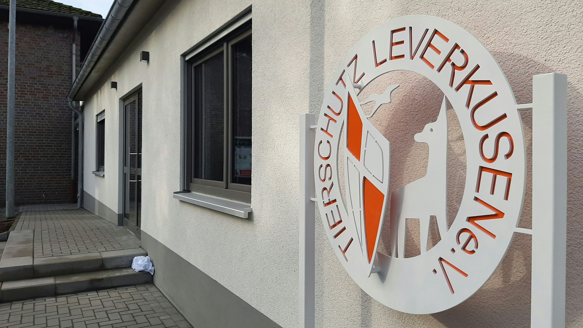 Eröffnung des Erweiterungsbaus des "Tierschutz Leverkusen e.V." an der Reuschenberger Straße 100.