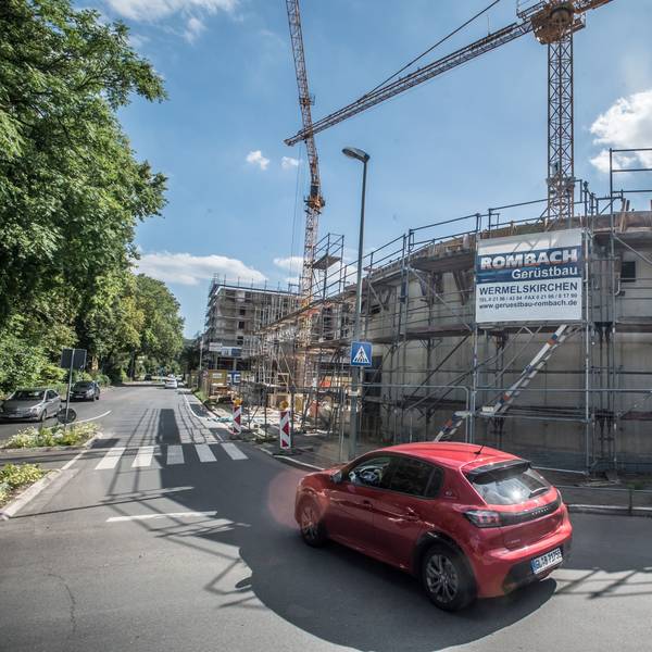 An der Neukirchener Straße entsteht ein Gebäude für Wohnungen und einen Edeka (Archivfoto)