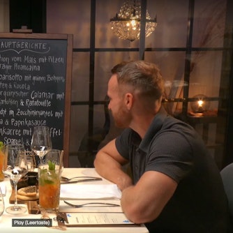 Simon und Janine bei ihrem Abend im Restaurant bei First Dates Hotel auf Mallorca.