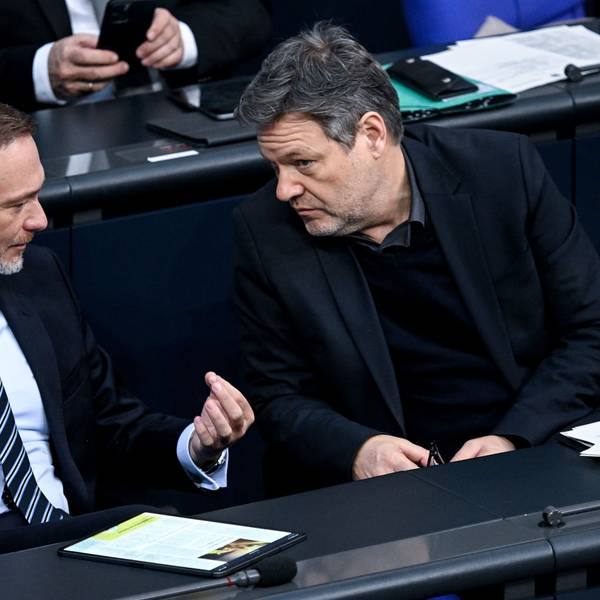 Eigentlich Regierungspartner: Finanzminister Christian Lindner (FDP, l.) und Wirtschaftsminister Robert Habeck (Grüne)