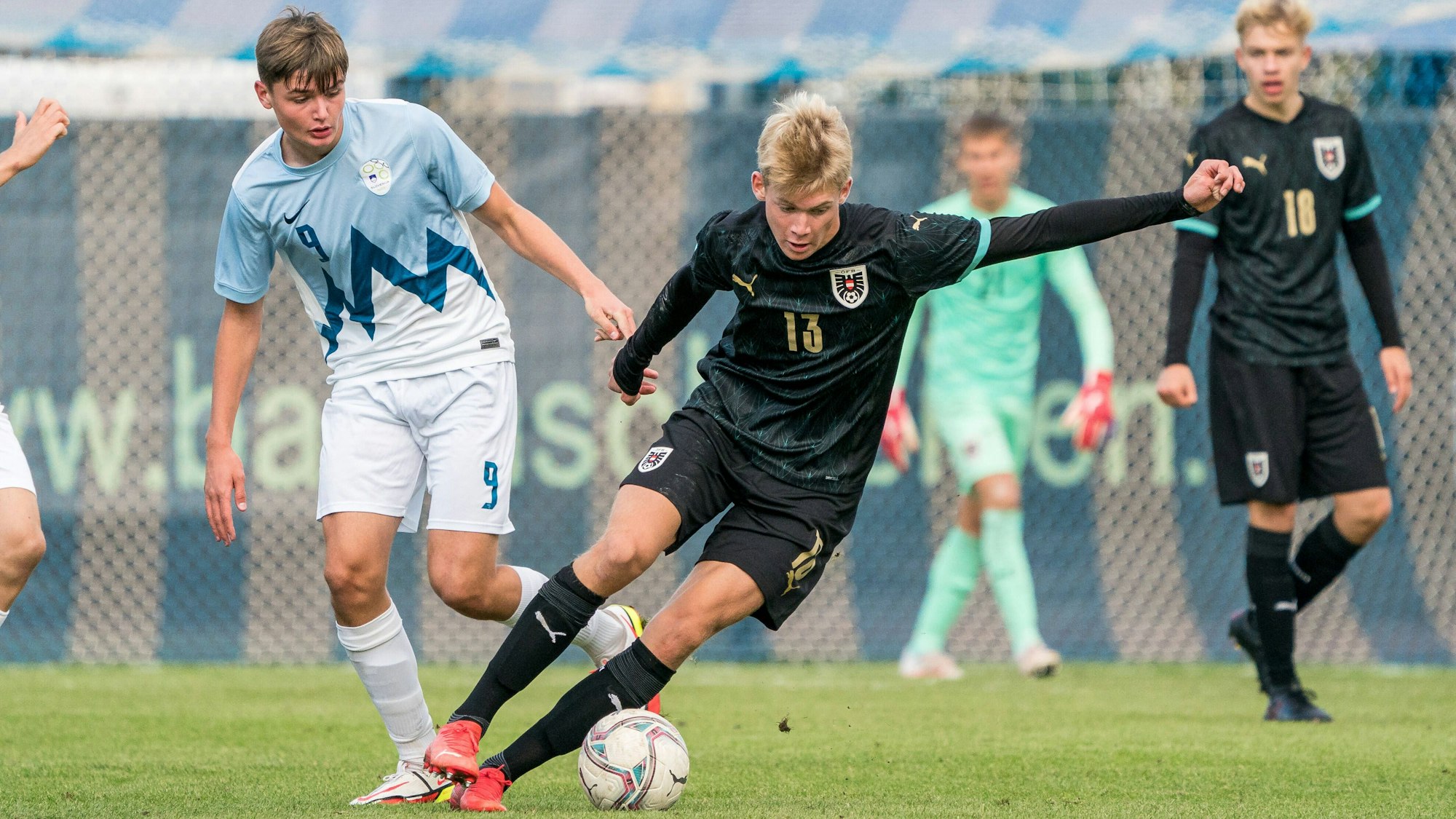 Jaka Potocnik im Einsatz für die slowenische Junioren-Nationalmannschaft gegen die Auswahl Österreichs