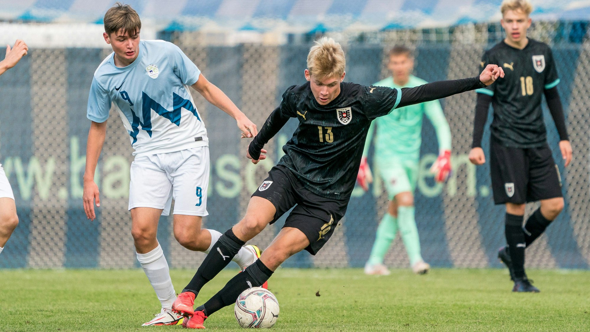 Jaka Potocnik im Spiel mit der slowenischen U17-Auswahl gegen Österreich. Potocnik steuerte zwei Tore zum 4:0 Sieg Sloweniens bei.