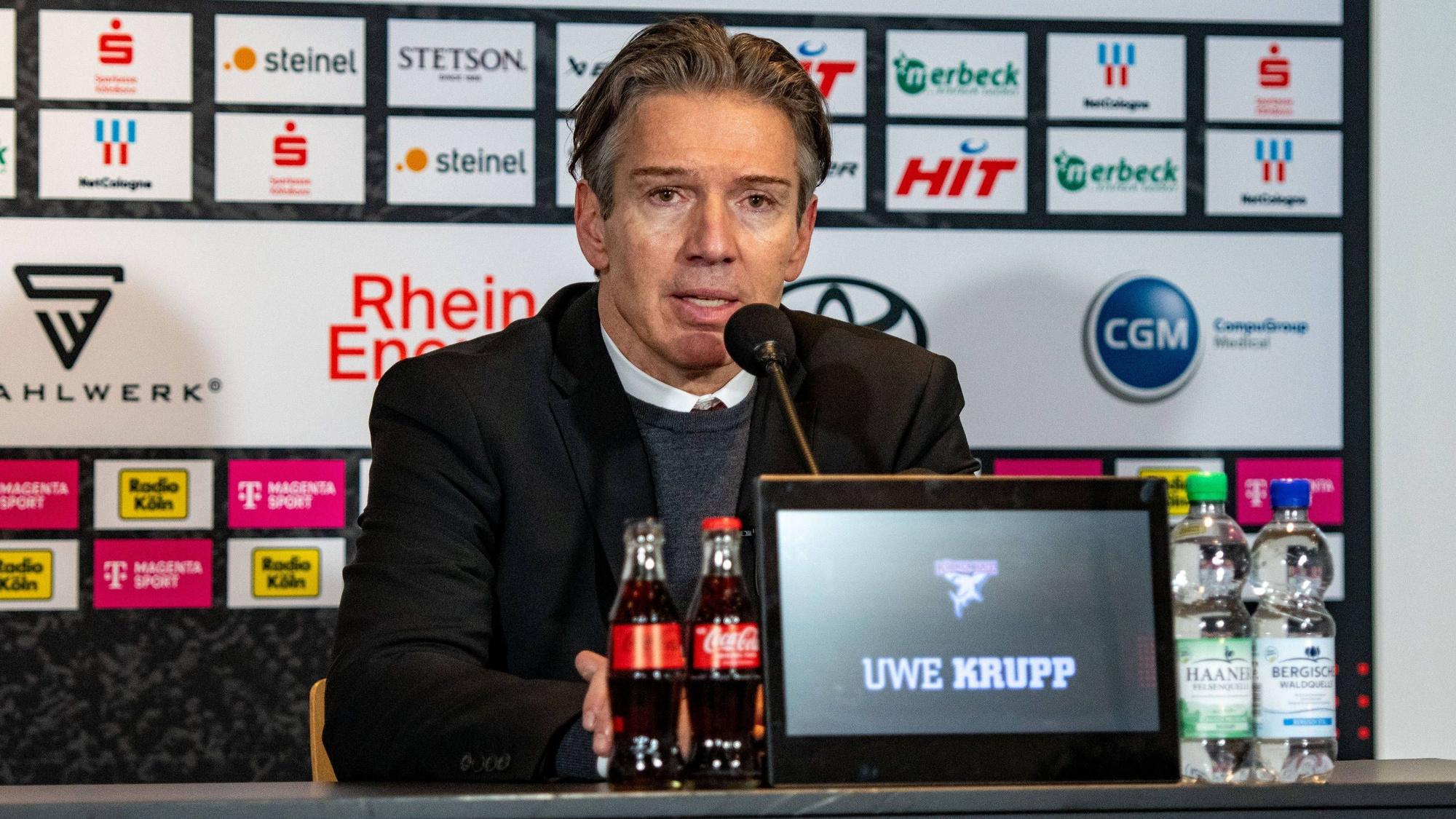 Egal ob Angriff, oder Vereidigung: KEC-Coach Uwe Krupp will den besten Profi, der für die Haie zu haben ist, nach Köln holen.