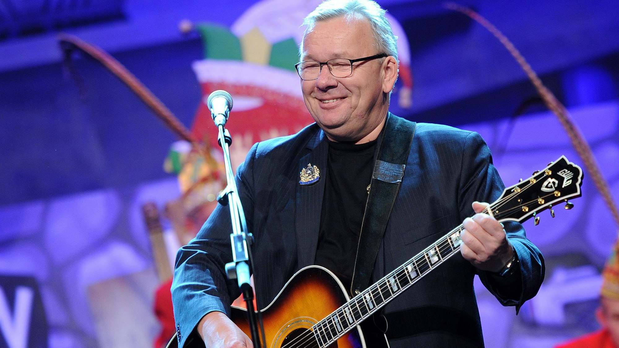 Kabarettist Bernd Stelter auf der Bühne im Gürzenich.