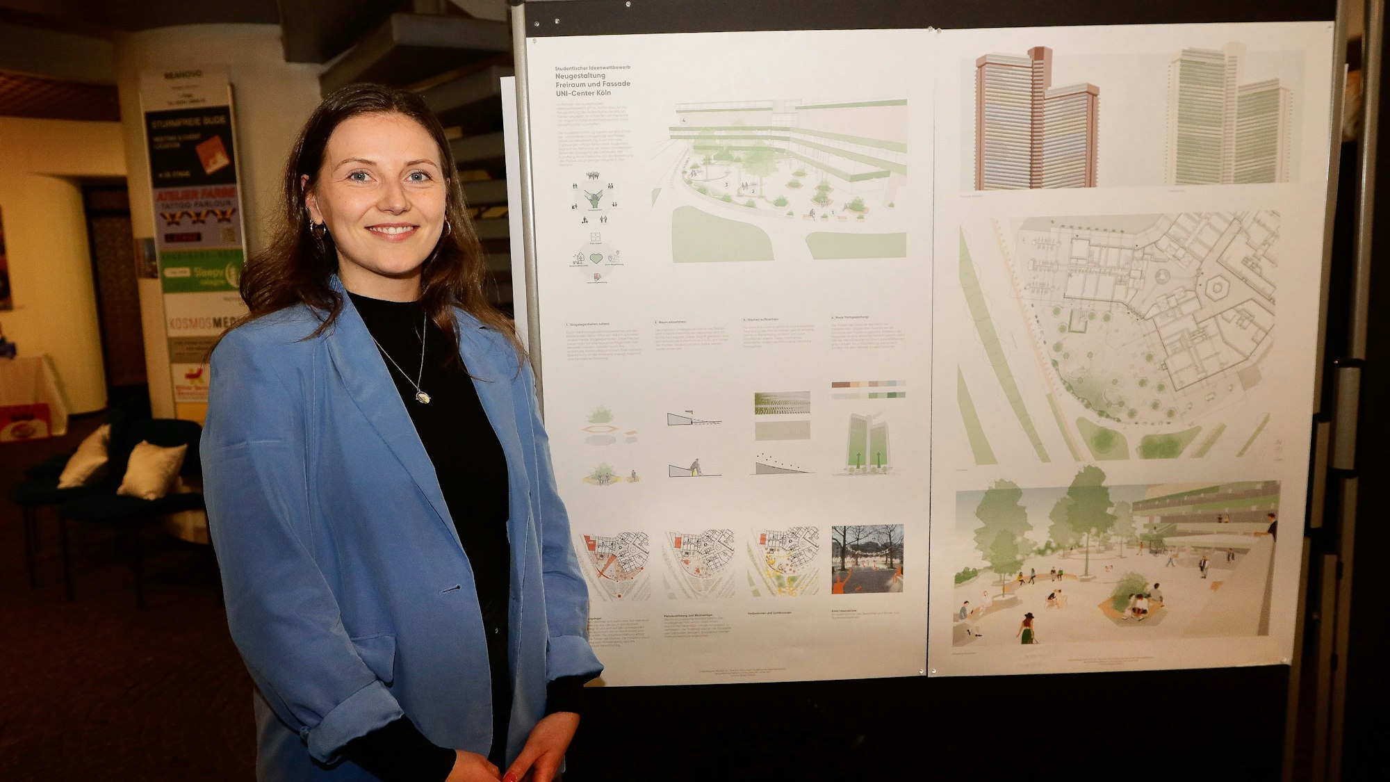 Siegerin Christina Maier präsentiert ihren Entwurf zur Neugestaltung der Fassade und des Außenbereichs des Uni-Centers.