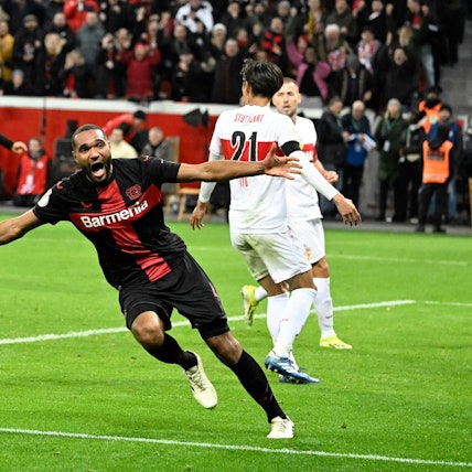 Jonathan Tah nach dem Siegtreffer zum 3:2 gegen den VfB Stuttgart.