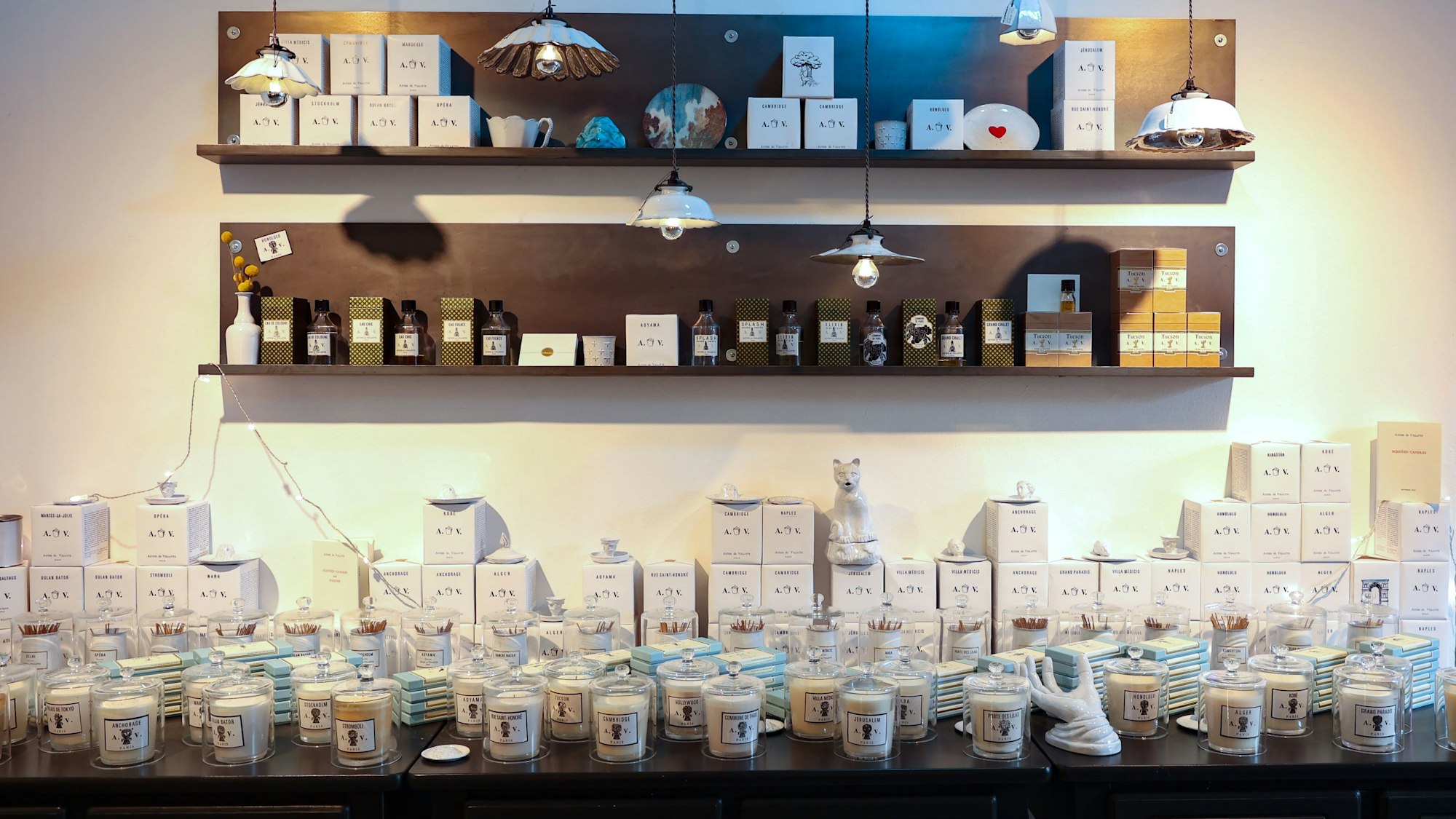 Teures Räucherwerk und Kerzen im „Fivve“