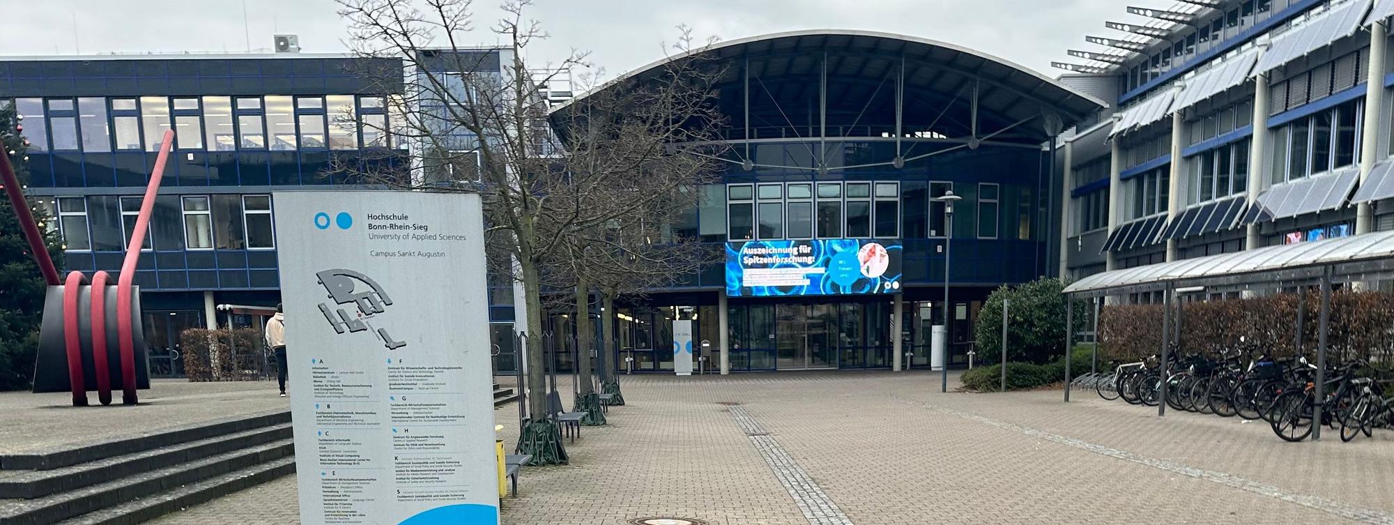 Blick auf den Campus der Hochschule Bonn-Rhein-Sieg in Sankt Augustin.